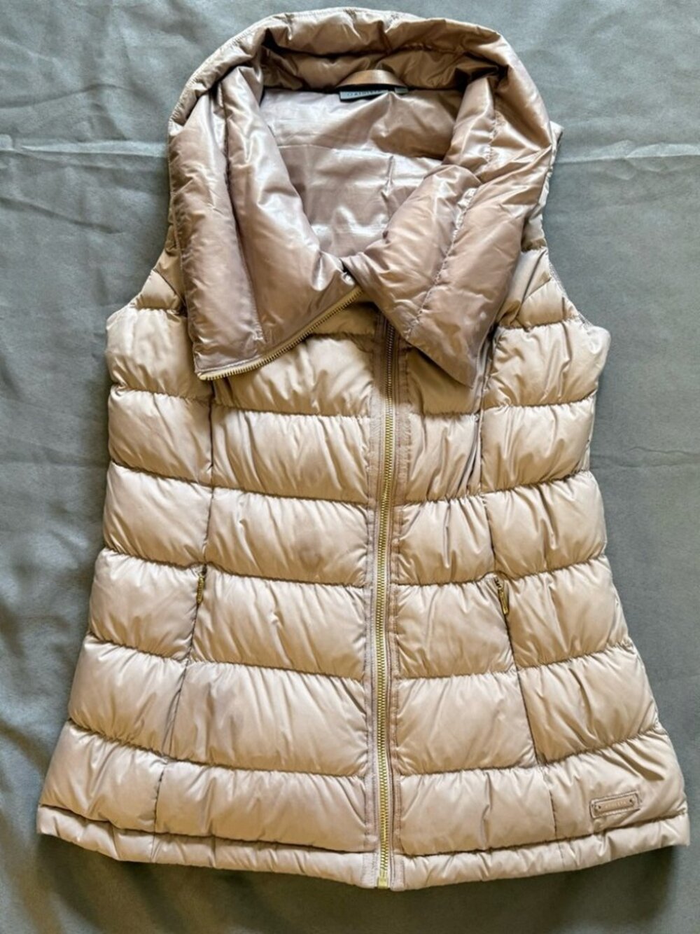 Women’s Athleta Asymmetrical Down Vest Size Small